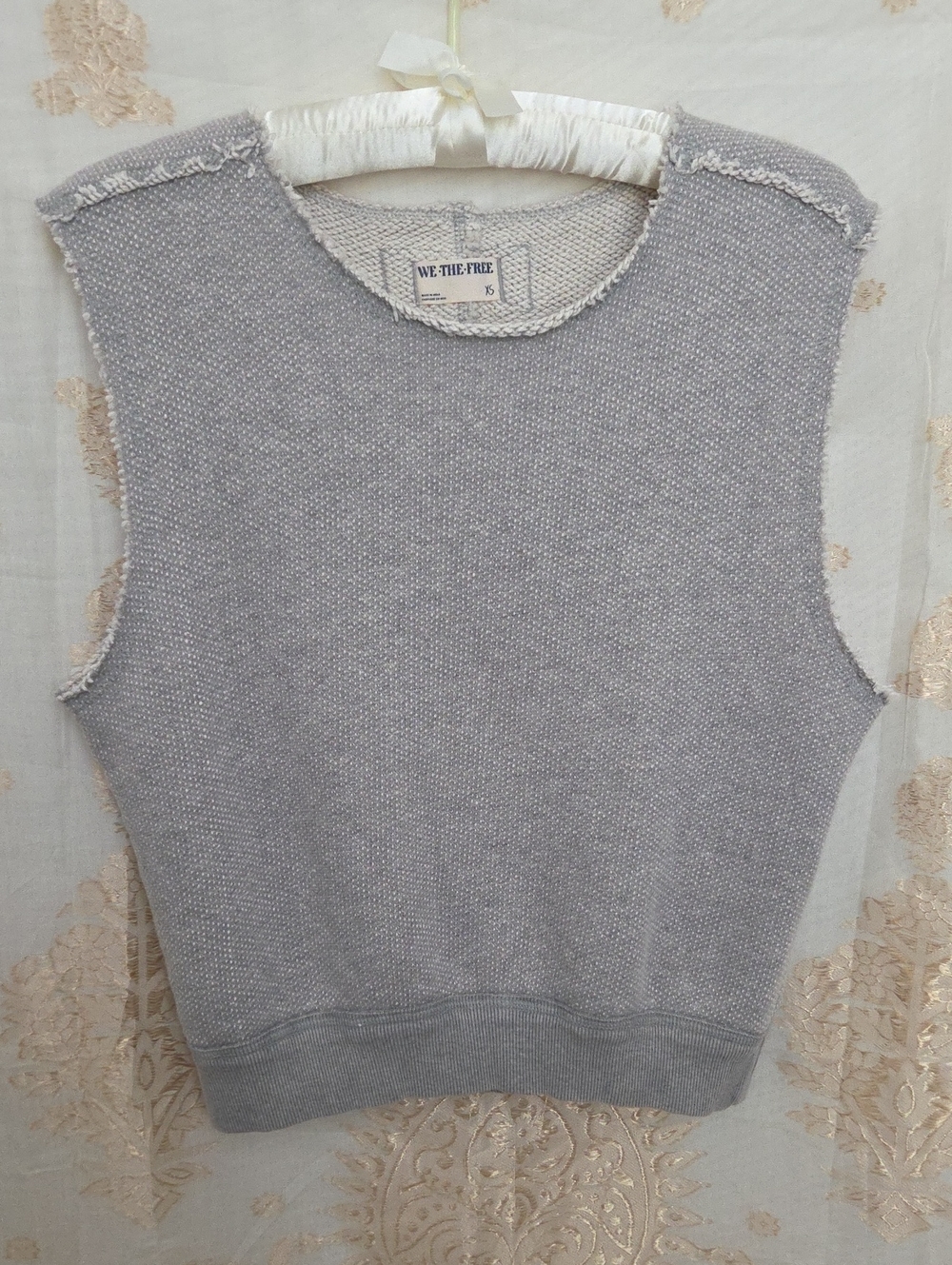 Free People We The Free Sleeveless Raw-Edge Knit Tank in Light Gray XS